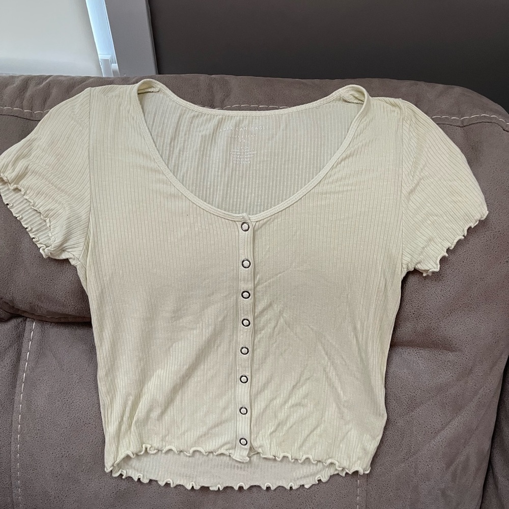 American Eagle yellow ribbed and cropped shirt sleeve